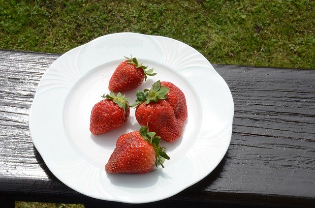 Free download Strawberries Red Fitness -  free photo or picture to be edited with GIMP online image editor