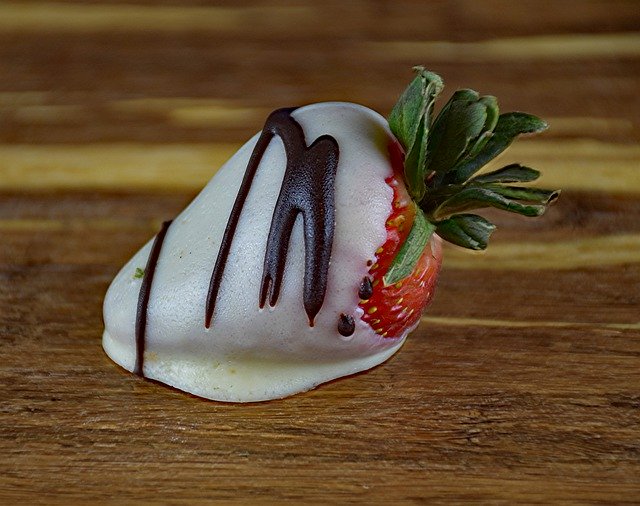 Free download Strawberry Chocolate Food -  free photo or picture to be edited with GIMP online image editor