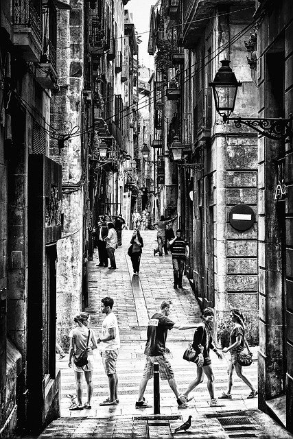 تنزيل صورة مجانية لشوارع مدينة برشلونة بإسبانيا ليتم تحريرها باستخدام محرر الصور المجاني عبر الإنترنت من GIMP