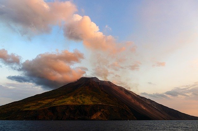 Unduh gratis Gunung Berapi Stromboli Sisilia - foto atau gambar gratis untuk diedit dengan editor gambar online GIMP