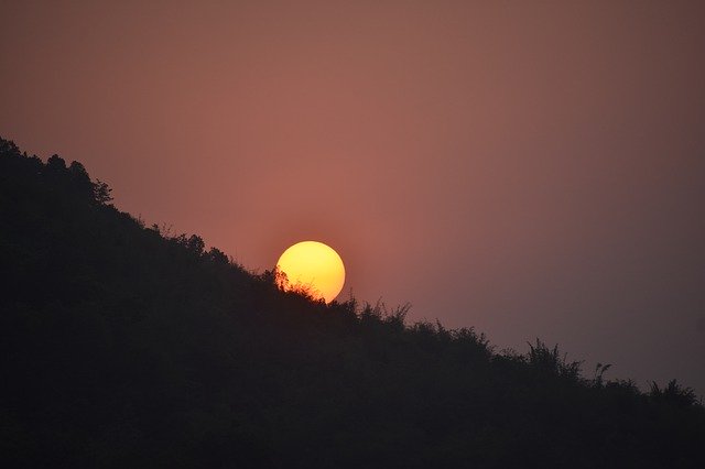 Muat turun percuma Sun Evening Morning Hill With - foto atau gambar percuma untuk diedit dengan editor imej dalam talian GIMP