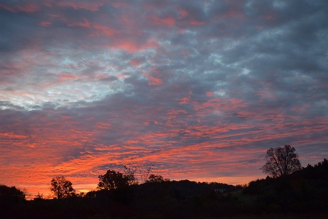 ດາວ​ໂຫຼດ​ຟຣີ Sunrise Landscape Colorful - ຮູບ​ພາບ​ຟຣີ​ຫຼື​ຮູບ​ພາບ​ທີ່​ຈະ​ໄດ້​ຮັບ​ການ​ແກ້​ໄຂ​ກັບ GIMP ອອນ​ໄລ​ນ​໌​ບັນ​ນາ​ທິ​ການ​ຮູບ​ພາບ​