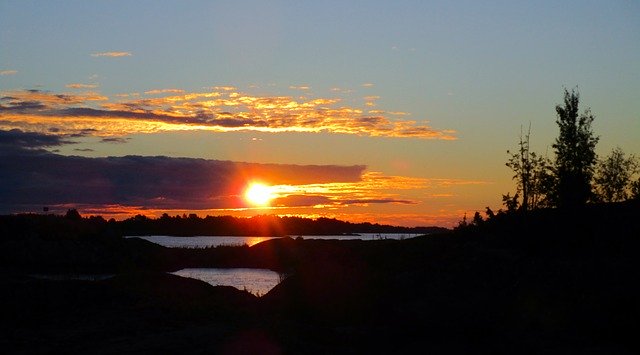 Descărcare gratuită Sunrise Vänern Lake View - fotografie sau imagine gratuită pentru a fi editată cu editorul de imagini online GIMP