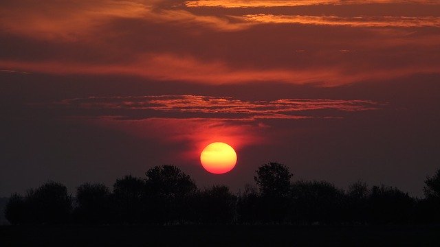 Unduh gratis Sunset 19 30 West France - foto atau gambar gratis untuk diedit dengan editor gambar online GIMP