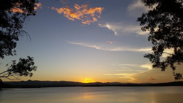 Bezpłatne pobieranie Sunset Lake Cloud - bezpłatne zdjęcie lub obraz do edycji za pomocą internetowego edytora obrazów GIMP