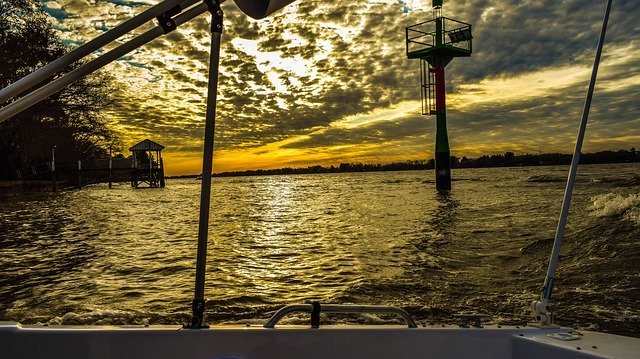 הורדה חינם Sunset On The River Nature - תמונה או תמונה בחינם לעריכה עם עורך התמונות המקוון GIMP