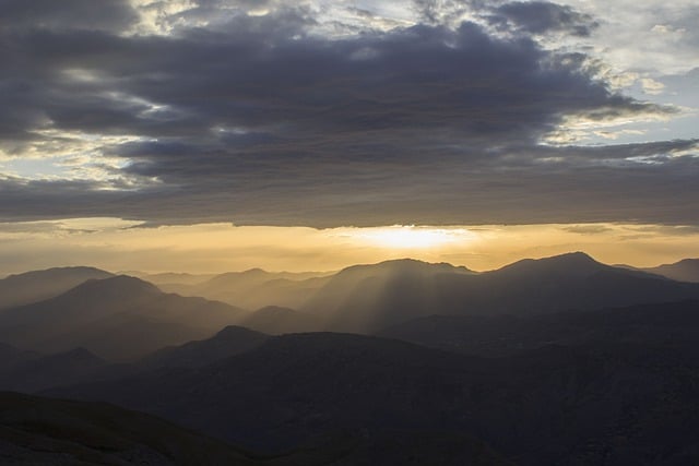 Безкоштовно завантажте захід сонця пік гори хмари небо безкоштовне зображення для редагування за допомогою безкоштовного онлайн-редактора зображень GIMP