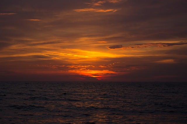 Kostenloser Download von Sonnenuntergang, Meer, Himmel, Wolken, Farben, kostenloses Bild, das mit dem kostenlosen Online-Bildeditor GIMP bearbeitet werden kann