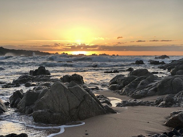 Descărcare gratuită Sunset Sea Surf - fotografie sau imagini gratuite pentru a fi editate cu editorul de imagini online GIMP