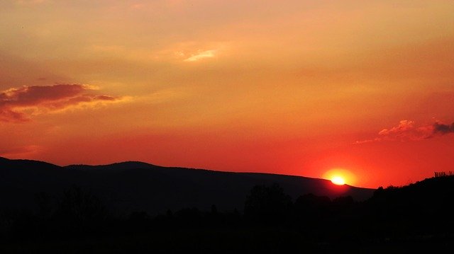 Téléchargement gratuit Sunset Solar Landscape - photo ou image gratuite à éditer avec l'éditeur d'images en ligne GIMP