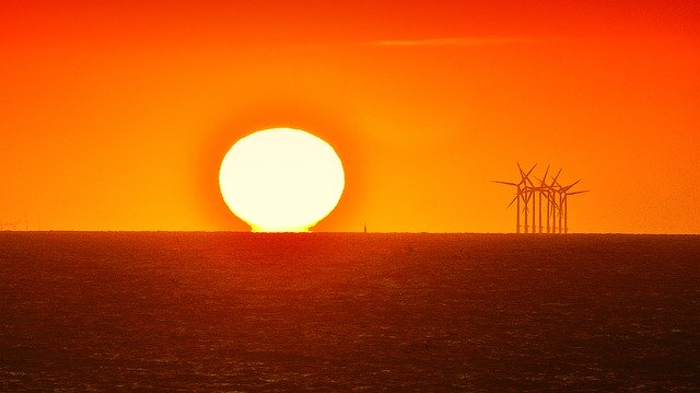 Gratis download Sunset Windfarm Turbines - gratis foto of afbeelding om te bewerken met GIMP online afbeeldingseditor