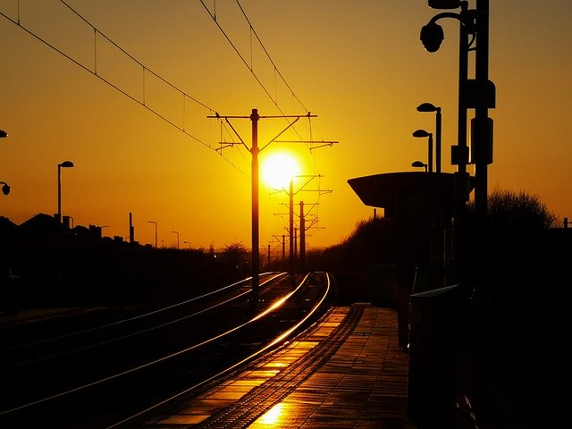 Descărcare gratuită Sun Tram Transport - fotografie sau imagine gratuită pentru a fi editată cu editorul de imagini online GIMP