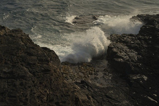 Unduh gratis Surf Ocean Cliff - foto atau gambar gratis untuk diedit dengan editor gambar online GIMP