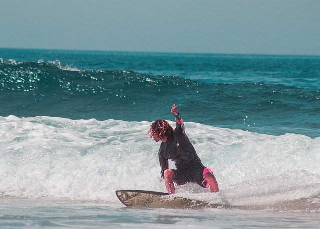 Unduh gratis Surf Waves - foto atau gambar gratis untuk diedit dengan editor gambar online GIMP