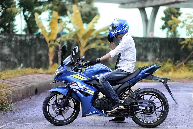 Free download suzuki gixxer sf motogp double disc free picture to be edited with GIMP free online image editor