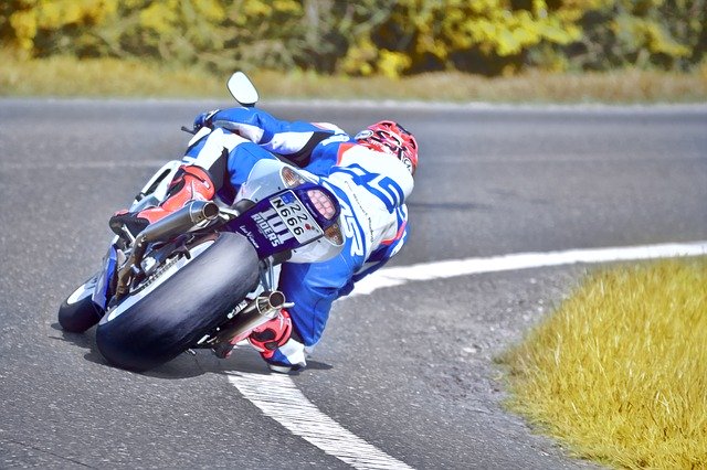 Безкоштовно завантажте Suzuki Rider — безкоштовну фотографію чи зображення для редагування за допомогою онлайн-редактора зображень GIMP