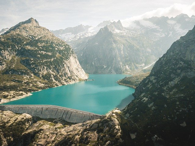 Descarga gratuita Montañas de Suiza Suiza - foto o imagen gratuitas para editar con el editor de imágenes en línea GIMP