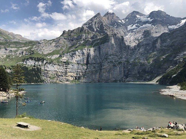 Bezpłatne pobieranie Szwajcaria Lake Oeschinen - bezpłatne zdjęcie lub obraz do edycji za pomocą internetowego edytora obrazów GIMP