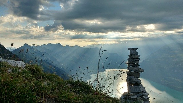 Muat turun percuma Switzerland Ridge Clouds - foto atau gambar percuma untuk diedit dengan editor imej dalam talian GIMP