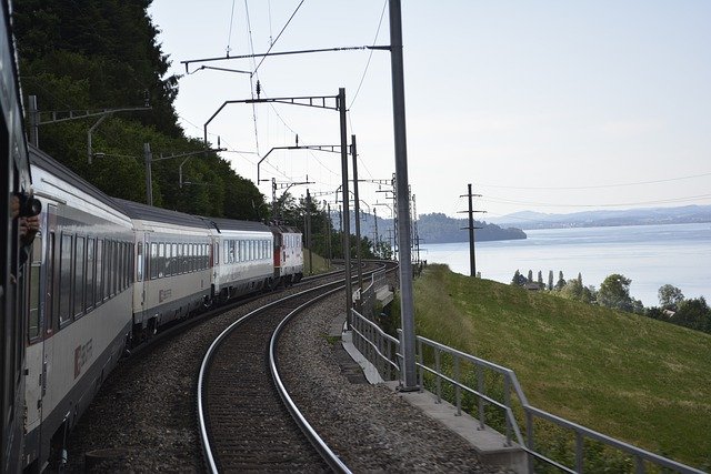 Gratis download Zwitserland Train Swiss Federal - gratis foto of afbeelding om te bewerken met GIMP online afbeeldingseditor