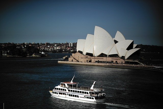Free download Sydney Opera House Pleasure Boat -  free photo or picture to be edited with GIMP online image editor