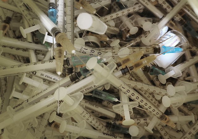 Free download syringe injection vaccine free picture to be edited with GIMP free online image editor