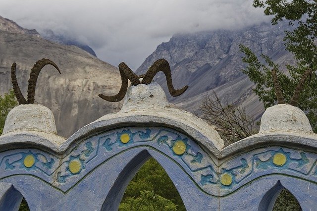 Unduh gratis Tajikistan Vrang Wall Antlers - foto atau gambar gratis untuk diedit dengan editor gambar online GIMP