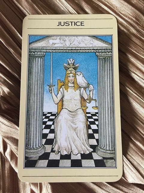 ດາວໂຫລດຟຣີ Tarot Justice Cards Card - ຮູບພາບຫຼືຮູບພາບທີ່ບໍ່ເສຍຄ່າເພື່ອແກ້ໄຂດ້ວຍບັນນາທິການຮູບພາບອອນໄລນ໌ GIMP