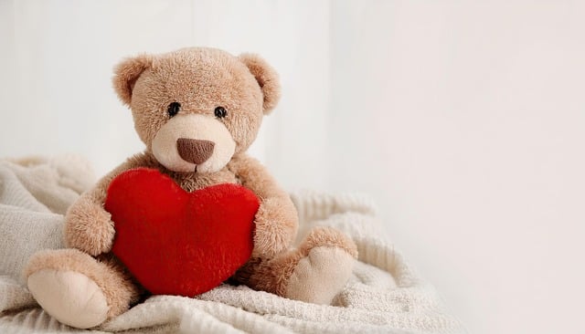 Free download teddy bear plush heart red heart free picture to be edited with GIMP free online image editor