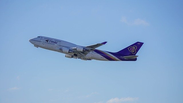 Descarga gratuita Thai Airlines Flying Flight: foto o imagen gratuitas para editar con el editor de imágenes en línea GIMP