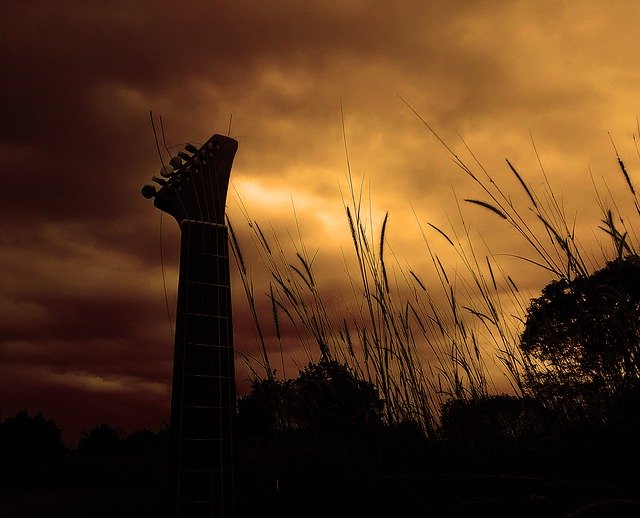 Bezpłatne pobieranie The Afternoon Guitar - darmowe zdjęcie lub obraz do edycji za pomocą internetowego edytora obrazów GIMP