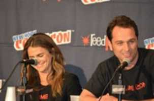 Free download The Americans - Season 2 - Photos - New York Comic Con (NYCC) 2014 - CommieCon: The Americans invades ComicCon free photo or picture to be edited with GIMP online image editor