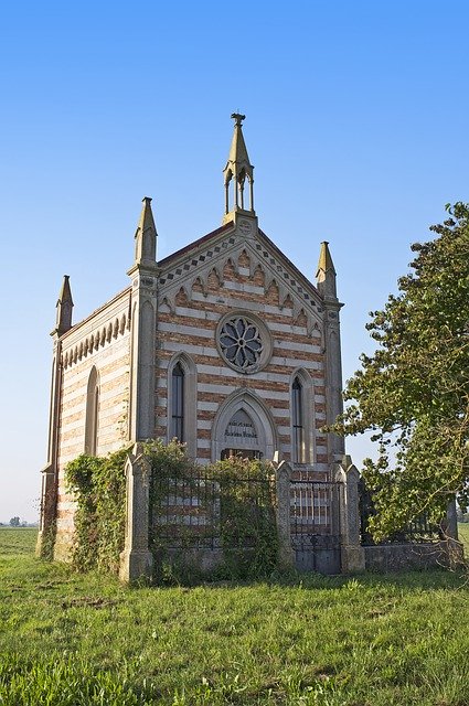 Bezpłatne pobieranie The Deconsecrated Church Campaign - bezpłatne zdjęcie lub obraz do edycji za pomocą internetowego edytora obrazów GIMP