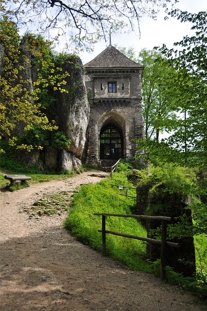 Téléchargement gratuit Le Château des Pères Fondateurs - photo ou image gratuite à modifier avec l'éditeur d'images en ligne GIMP