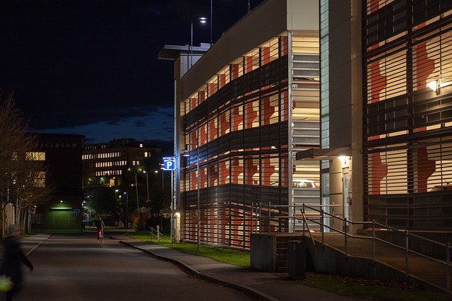 Bezpłatne pobieranie The Parking Garage - darmowe zdjęcie lub obraz do edycji za pomocą internetowego edytora obrazów GIMP