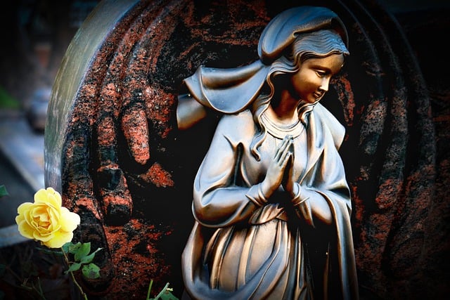 Download grátis estatueta de tumba mulher rosa religião imagem gratuita para ser editada com o editor de imagens online gratuito GIMP