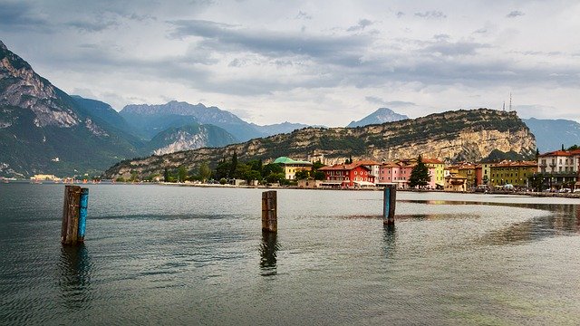 Kostenloser Download Torbole Garda Italy - kostenloses kostenloses Foto oder Bild zur Bearbeitung mit GIMP Online-Bildbearbeitung