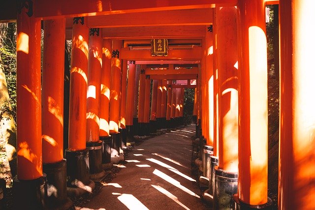 ดาวน์โหลดฟรี Torii Tradition Travel - ภาพถ่ายฟรีหรือรูปภาพที่จะแก้ไขด้วยโปรแกรมแก้ไขรูปภาพออนไลน์ GIMP