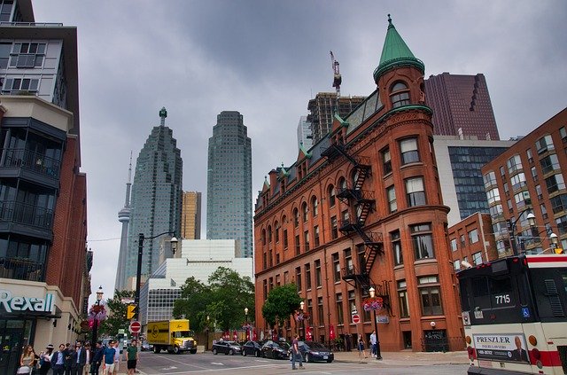 Muat turun percuma Toronto Architecture Brick - foto atau gambar percuma untuk diedit dengan editor imej dalam talian GIMP