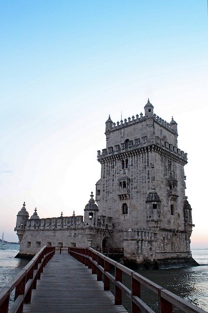 Descărcare gratuită Torre De Belem Tower Castle - fotografie sau imagini gratuite pentru a fi editate cu editorul de imagini online GIMP