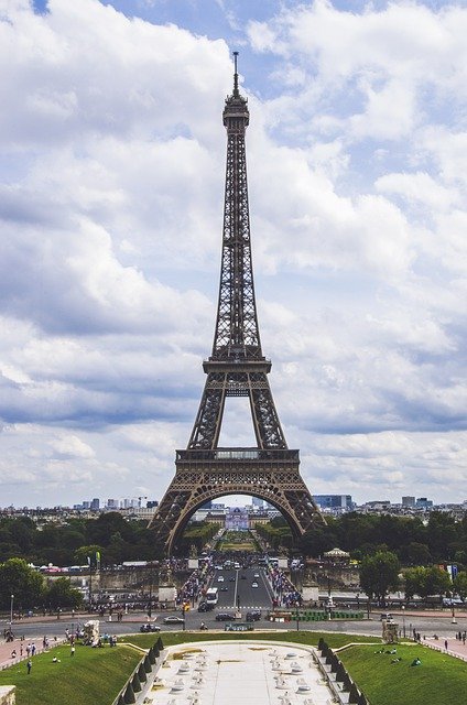 Download gratuito Tower Paris Climate - foto o immagine gratuita da modificare con l'editor di immagini online di GIMP