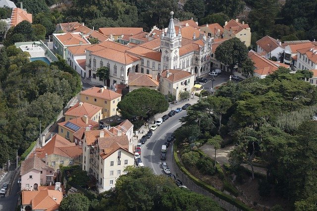 Baixe grátis Town Roof Red - foto ou imagem grátis para ser editada com o editor de imagens online GIMP