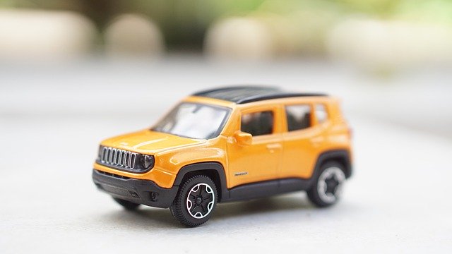 Unduh gratis Toy Jeep Yellow - foto atau gambar gratis untuk diedit dengan editor gambar online GIMP