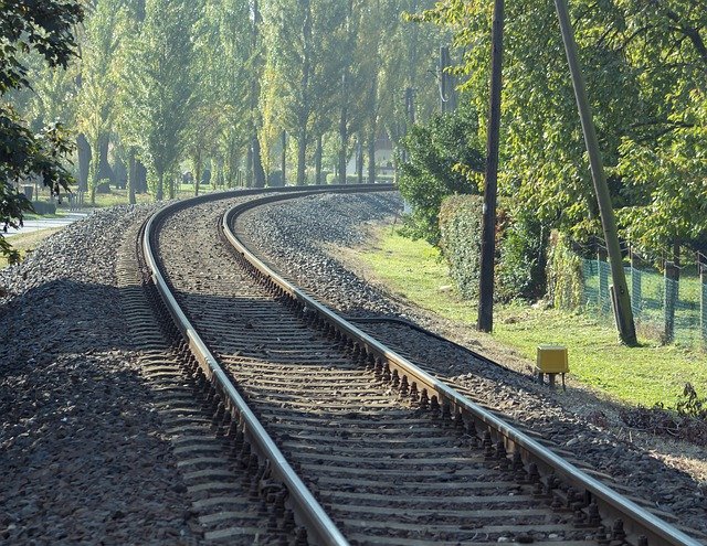 Descărcare gratuită Tracks Track Rail - fotografie sau imagini gratuite pentru a fi editate cu editorul de imagini online GIMP