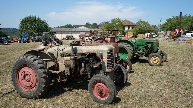 Descarga gratuita Tractor Agricultural Agriculture - foto o imagen gratuita para editar con el editor de imágenes en línea GIMP