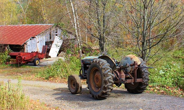 Безкоштовно завантажте Tractor Country Vermont — безкоштовну фотографію чи зображення для редагування за допомогою онлайн-редактора зображень GIMP