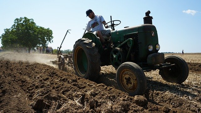 Muat turun percuma Tractor Culture Agricultural - foto atau gambar percuma untuk diedit dengan editor imej dalam talian GIMP