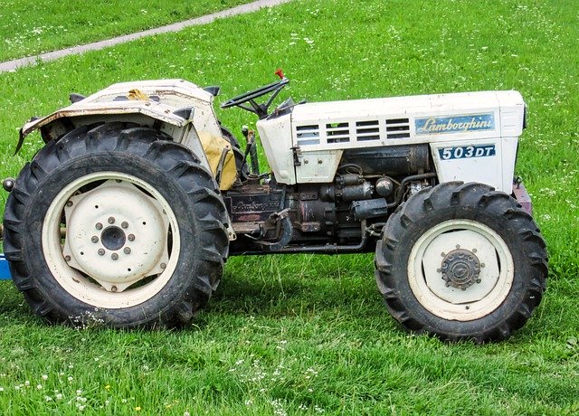 Download gratuito di Tractors Lamborghini: foto o immagine gratuita da modificare con l'editor di immagini online GIMP