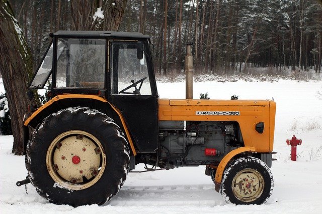 Free graphic tractor snow winter cold vehicle to be edited by GIMP free image editor by OffiDocs