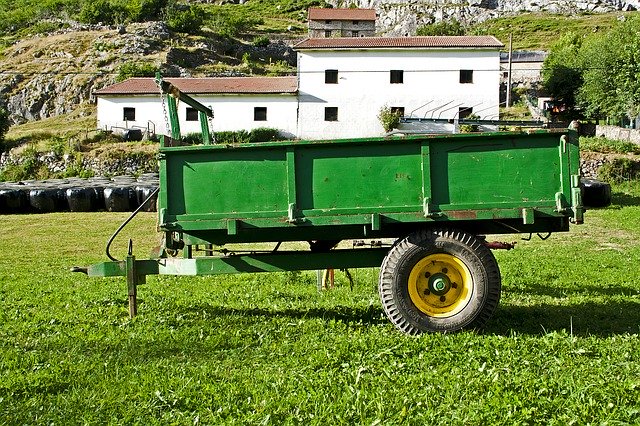 Bezpłatne pobieranie Trailer Rural Green - bezpłatne zdjęcie lub obraz do edycji za pomocą internetowego edytora obrazów GIMP